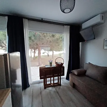 Semesterbostad Private Sea Front Platan