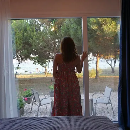 Private Sea Front !-platan 3 * Develikia