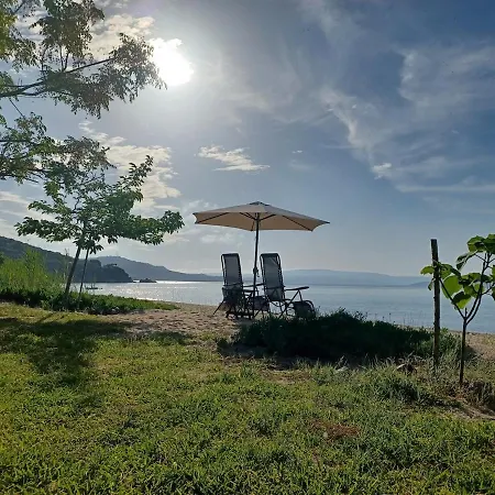 Private Sea Front Platan Semesterbostad *
