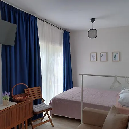 Private Sea Front Platan Semesterbostad *